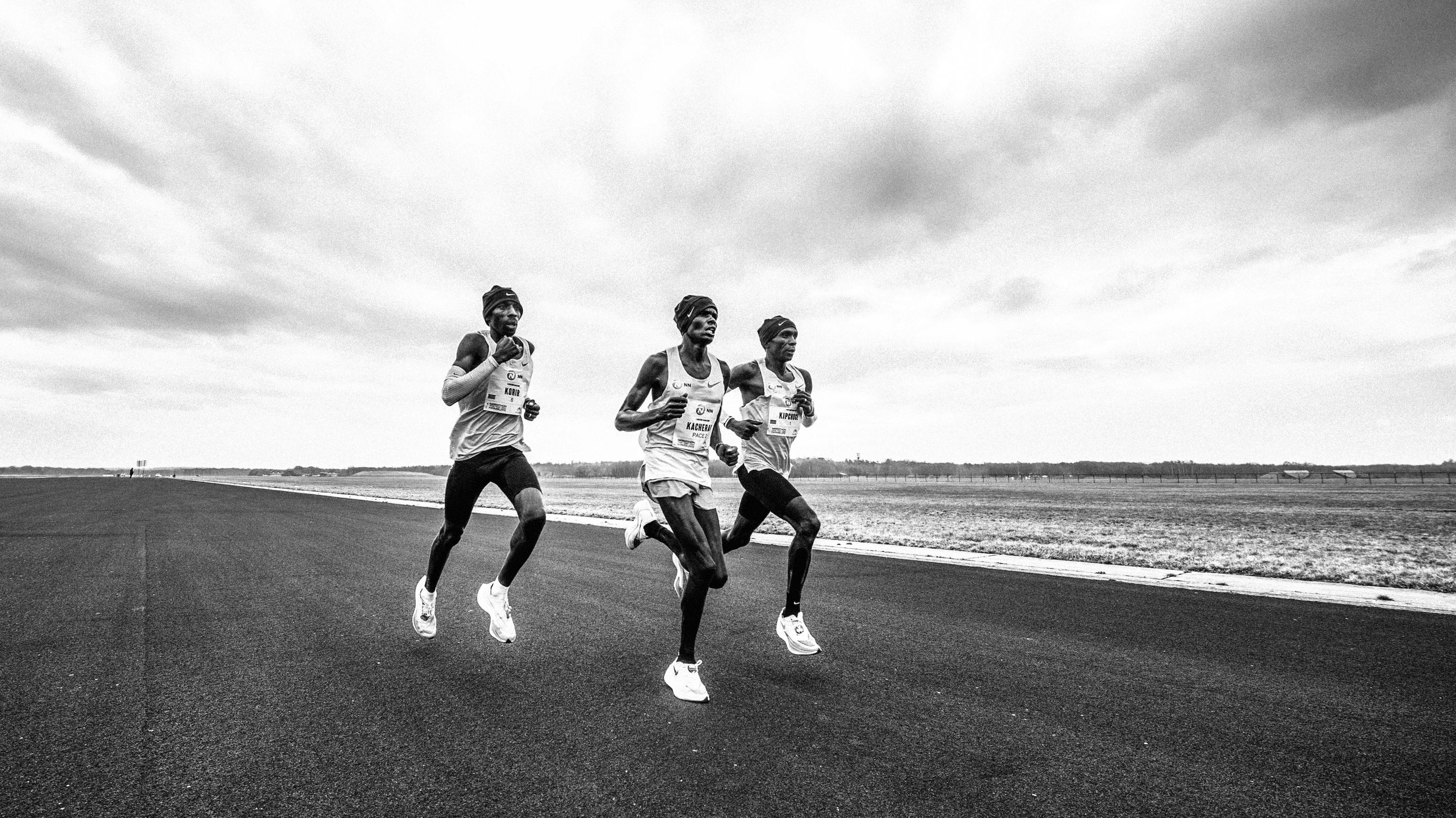 ENROUTE.RUN is a dedicated run specialty store built for runners who value performance, fit, and community.