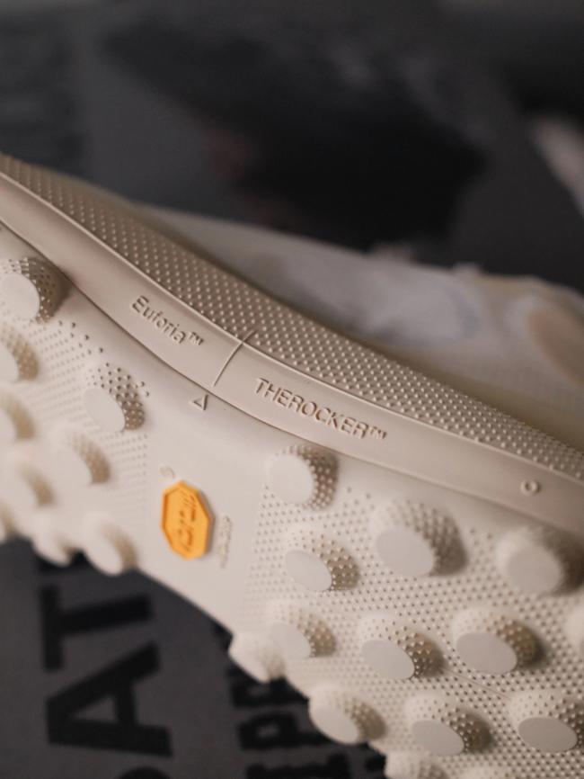 Satsify theROCKER TuneLug outsole