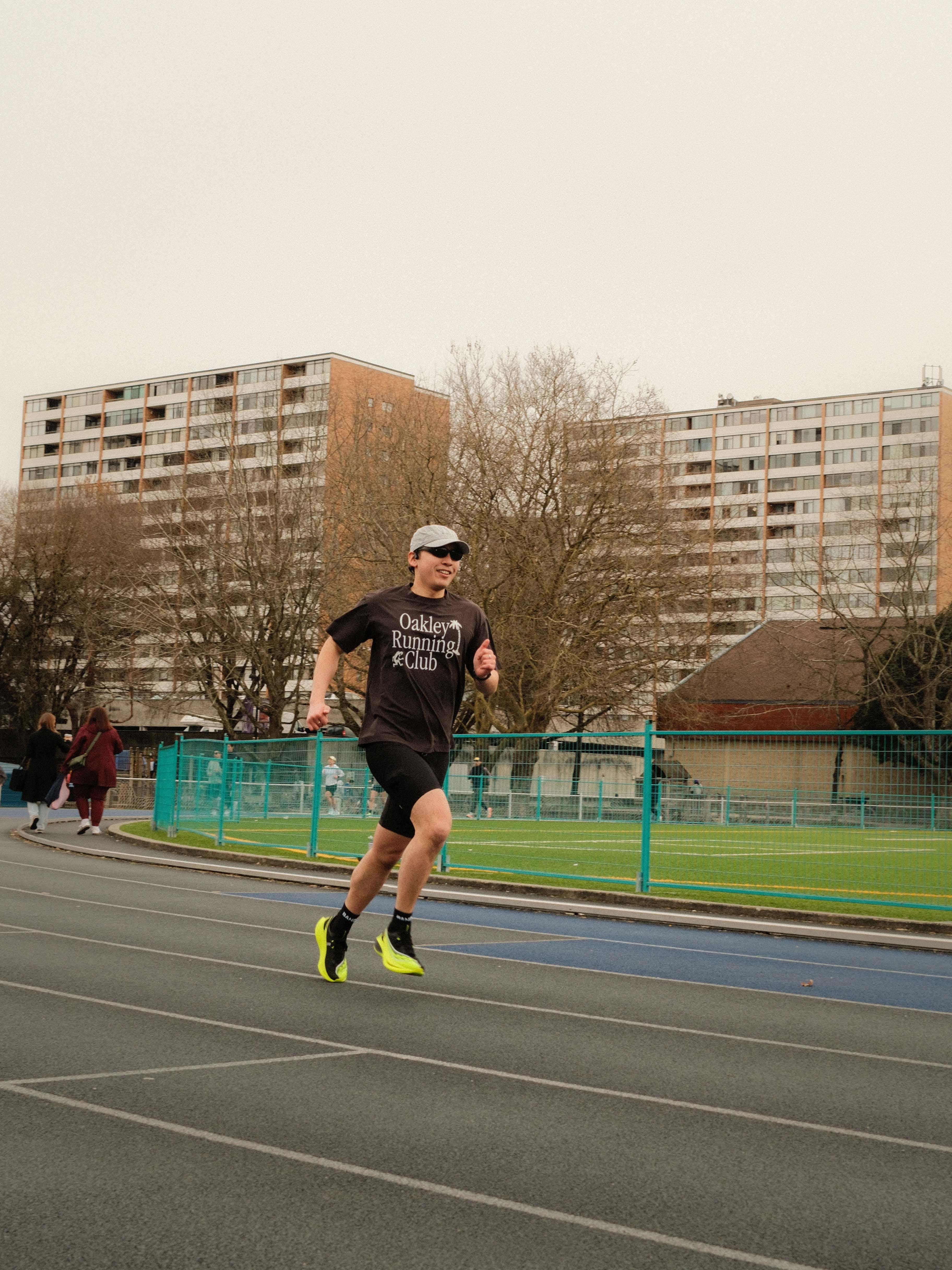 Man running wearing Saucony Endorphin Pro 5