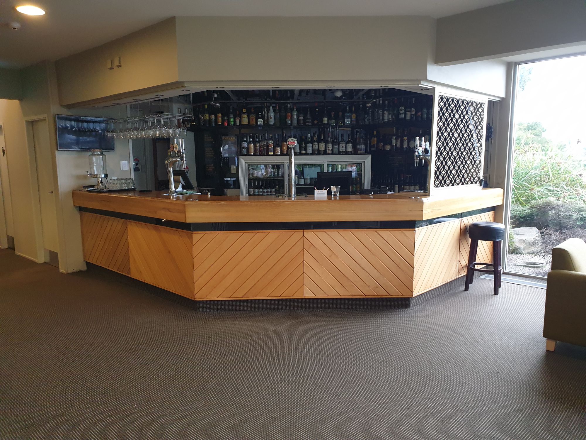 Sudima hotel bar before