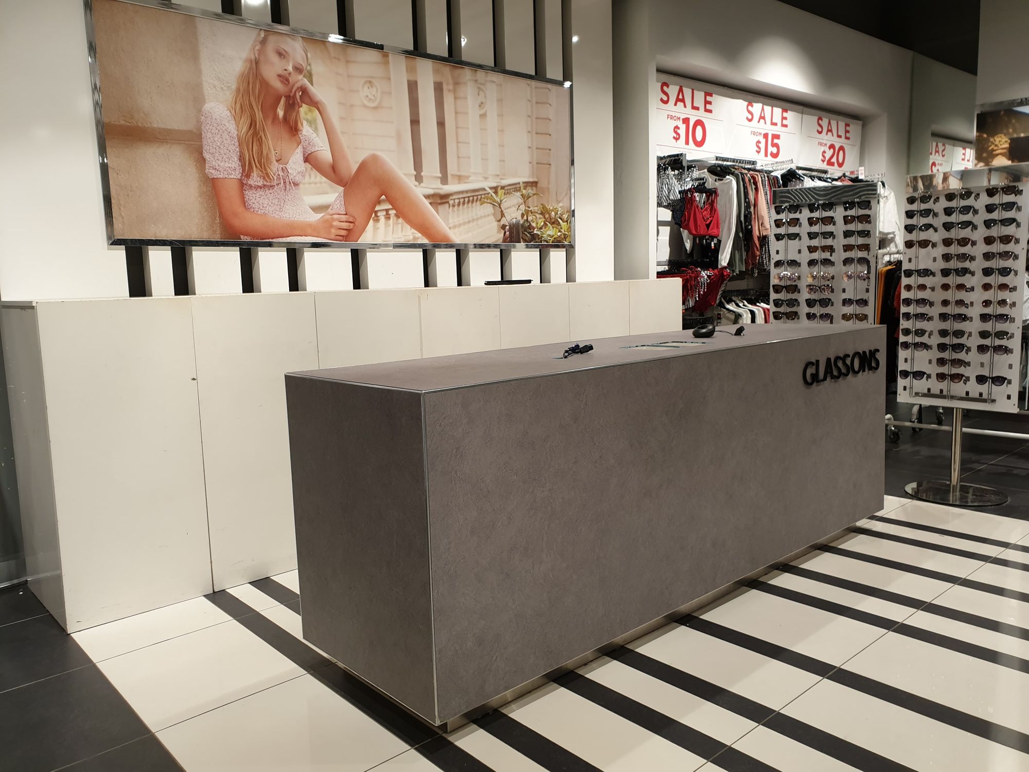 Glassons after