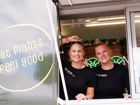 Bilde av vegansk kebab med rødløk og mais