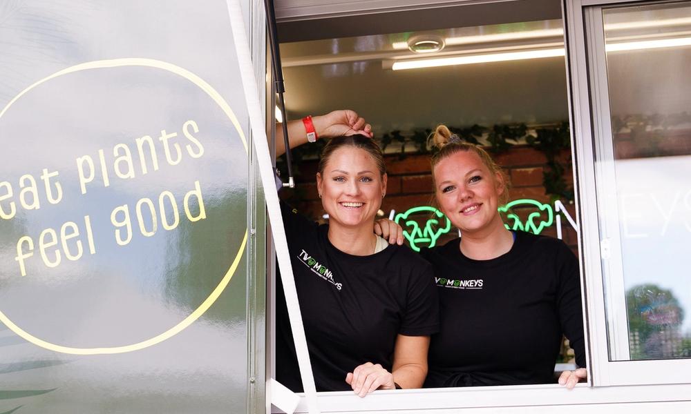 Bilde av vegansk kebab med rødløk og mais