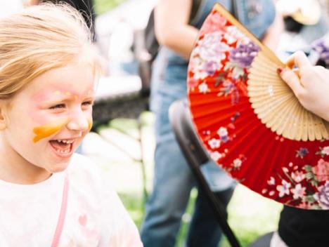 Bilde av barn med ansiktsmaling. Foto: Marthe Haarstad