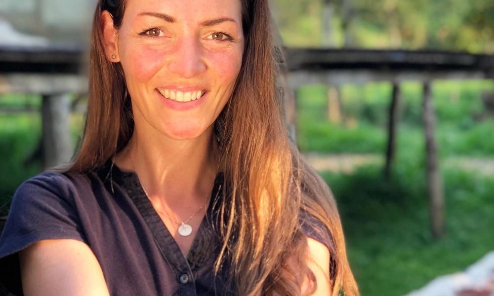 Vigdis Rosenkilde med kakaobønner