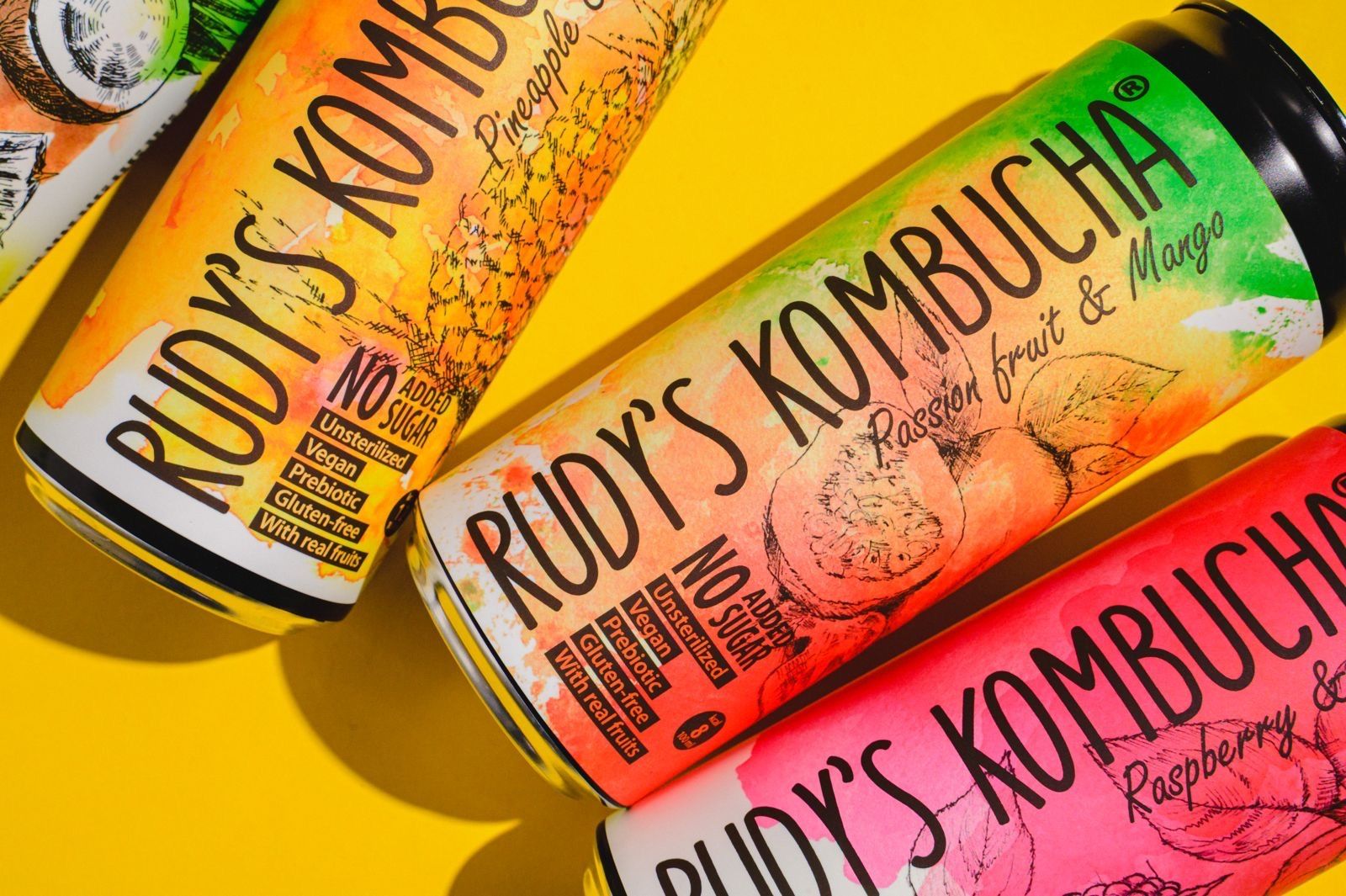 Bilder av produkter fra Rudy's Kombucha. 