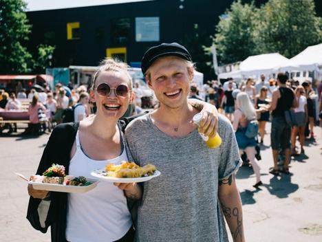 To fornøyde festivaldeltagere