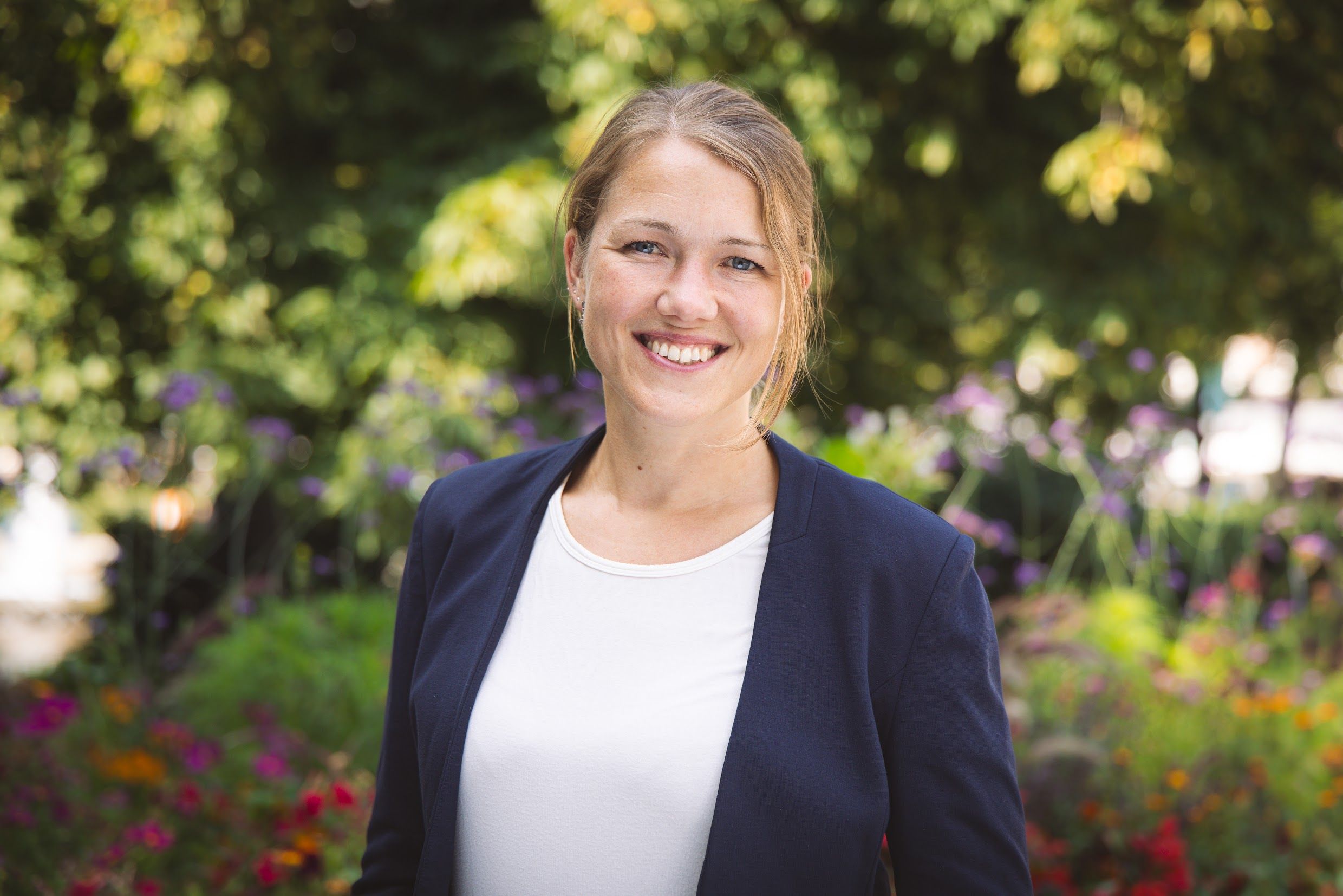 Bilde av Une som smiler 