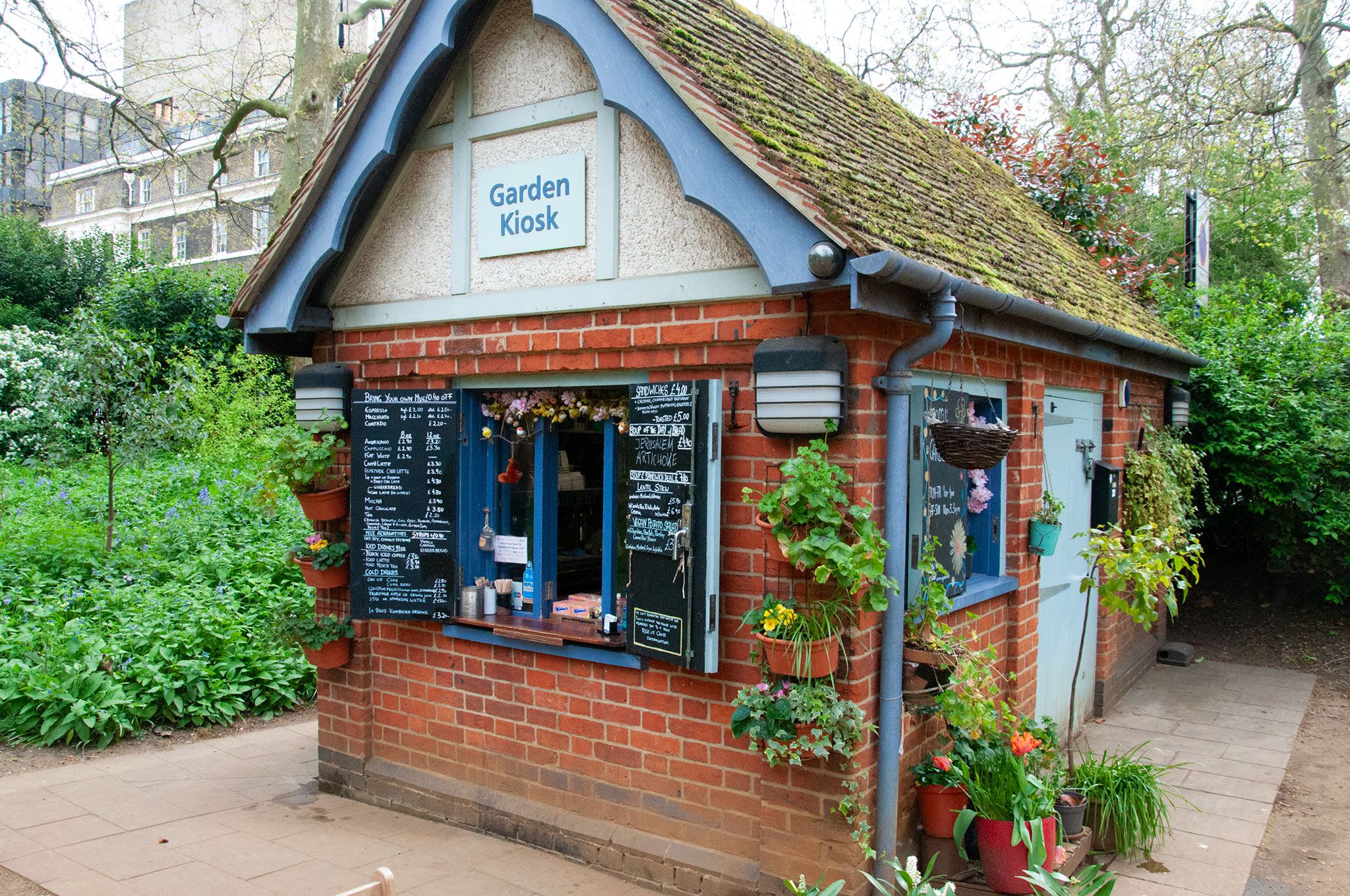Momo’s Garden Café