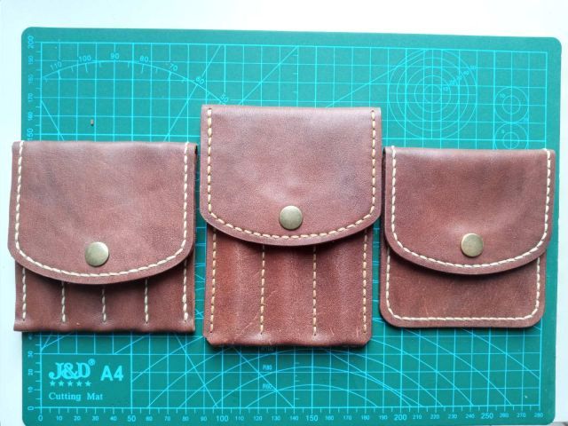 Custodia in pelle per punzoni con bottone (marrone)