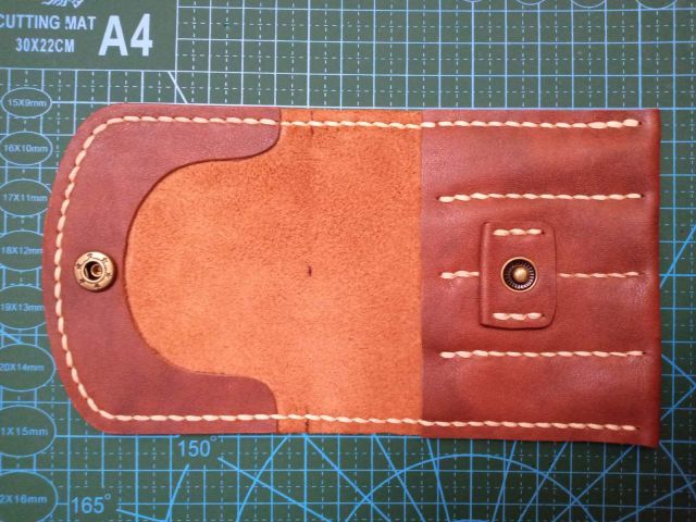 Custodia in pelle per punzoni con bottone (marrone)