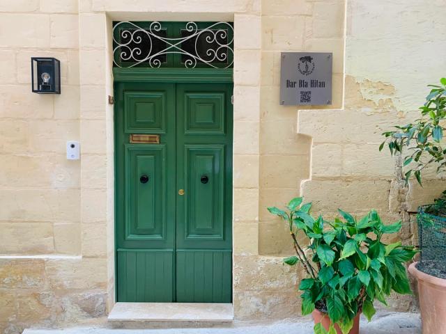 front of dar bla hitan