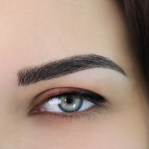 Woman eye after microshading brows