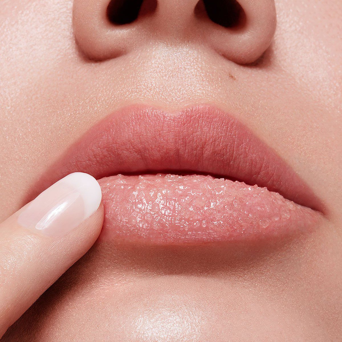 Skin peeling before lip blush