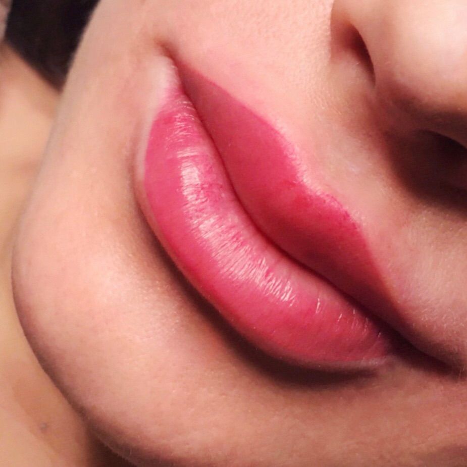 Pink lip blush with contour