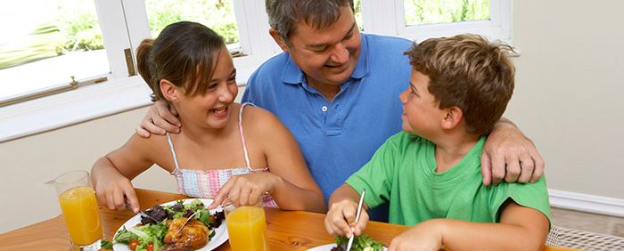 combate-obesidade-infantil-comeca-casa-com-ajuda-familia.jpg