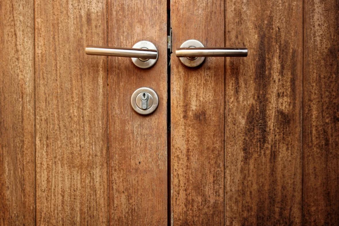 wood-door-_1_-scaled-e1779792572344.webp