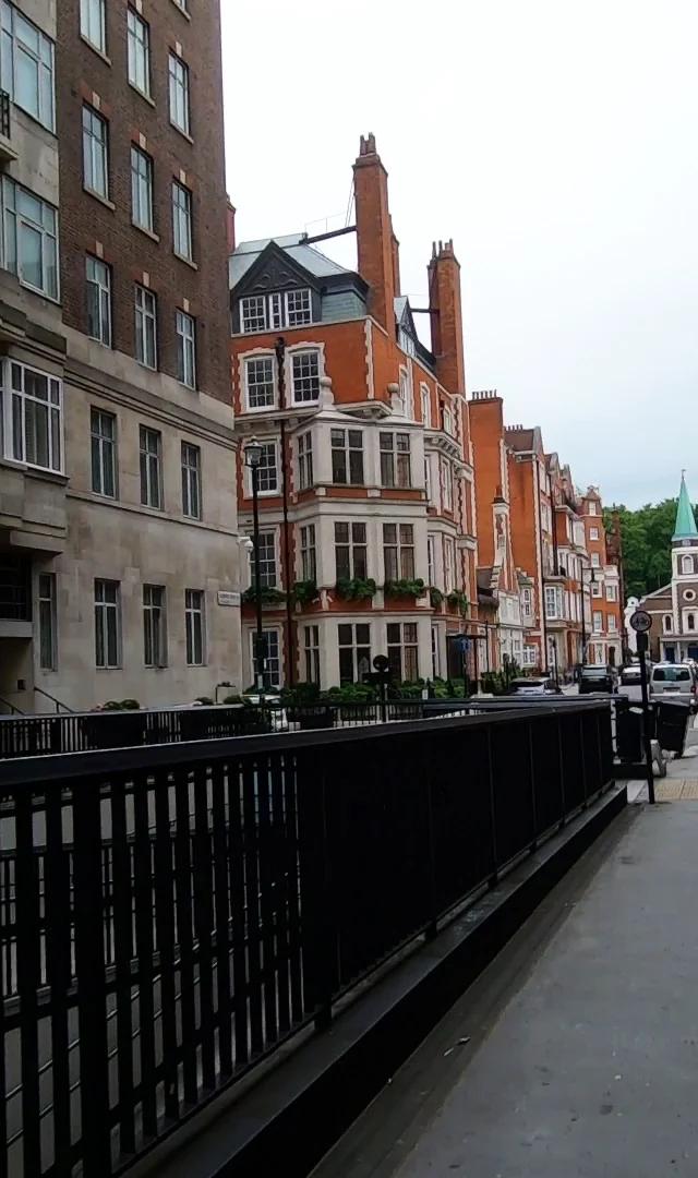 A London side street