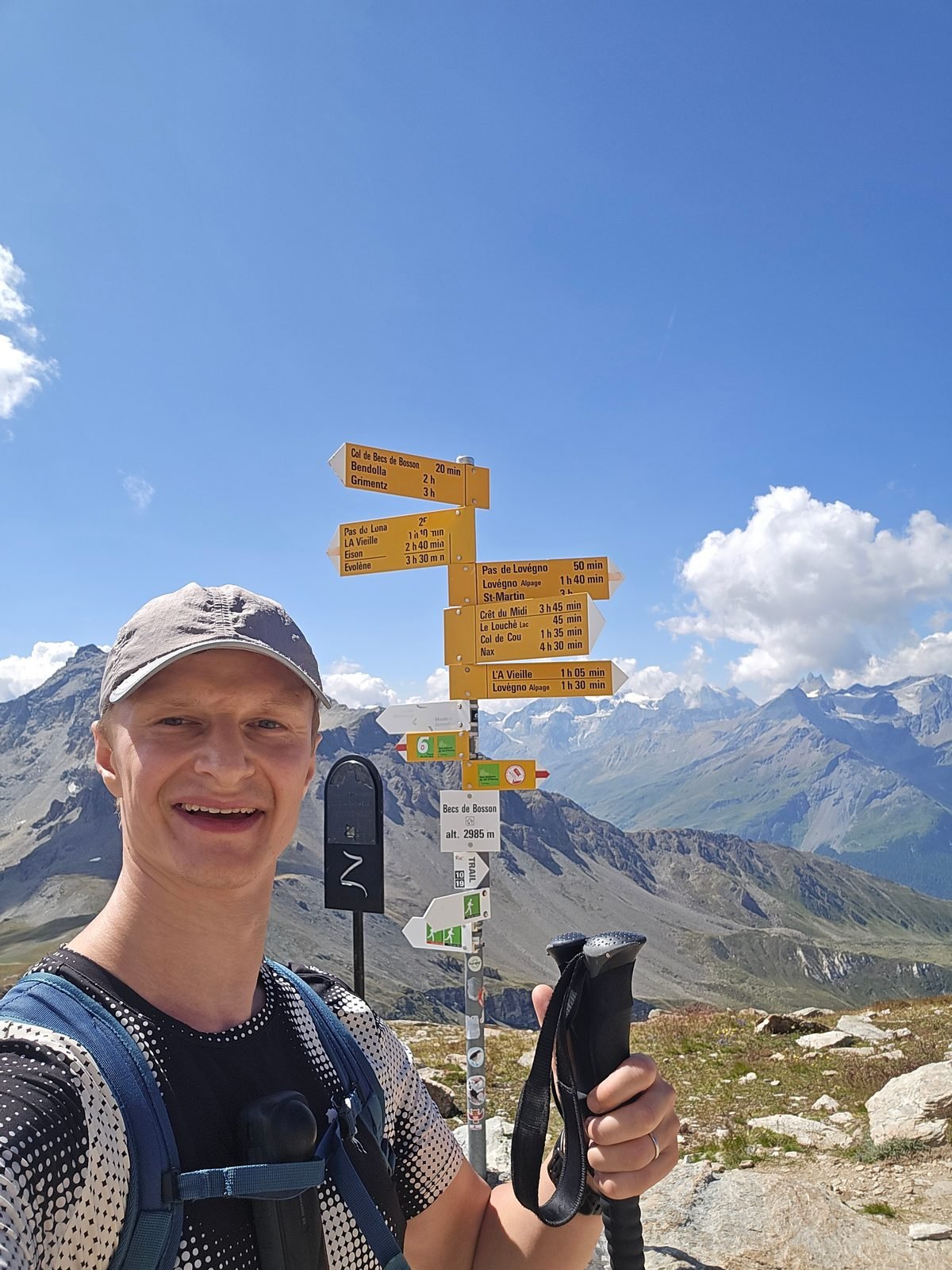 Selfie at the signpost on the Col des Becs de Bosson