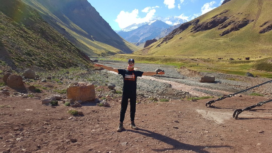 Aconcagua: 2 steps, 15 breaths near the top