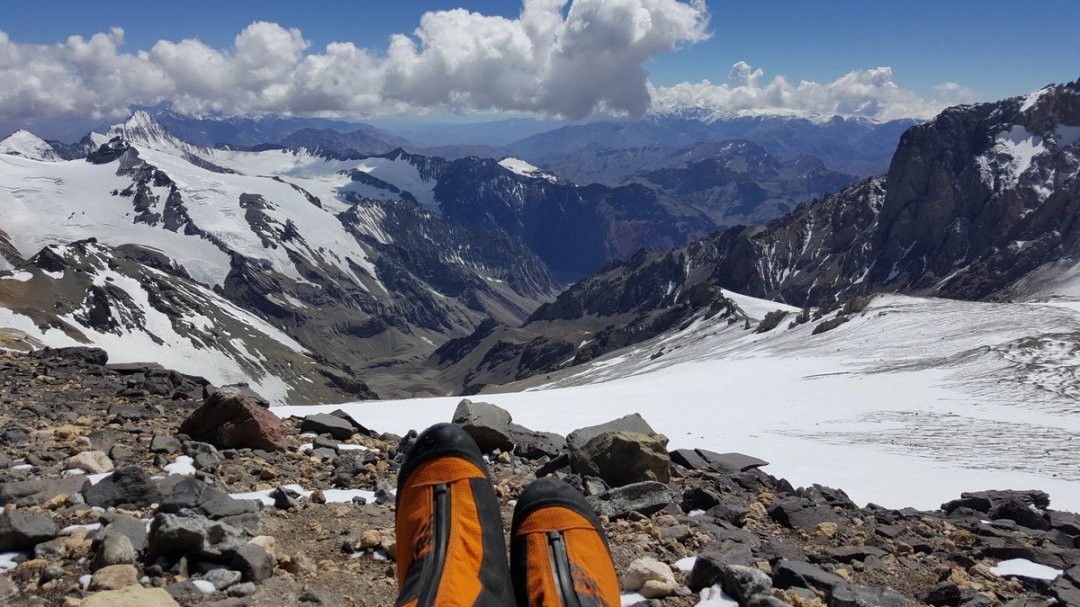 Aconcagua: 2 steps, 15 breaths near the top