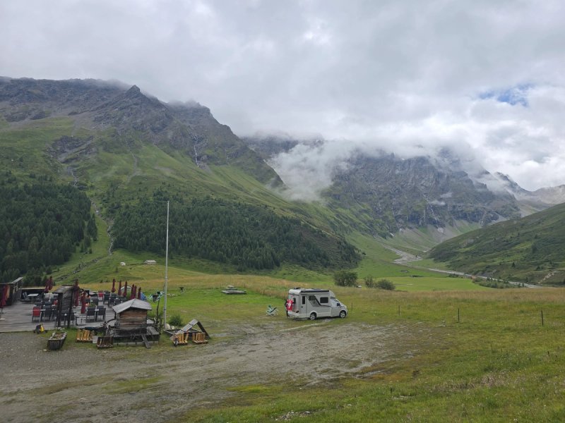 Alp Flix to Ausserferrera: A 2-Day Alpine Passes Trail Hike