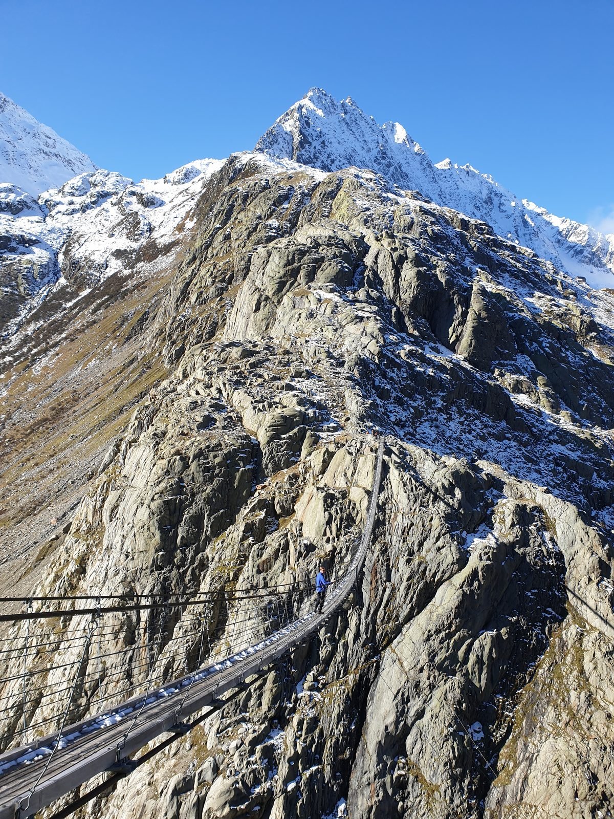 The 170 m Triftbrücke spanning the Trift gorge