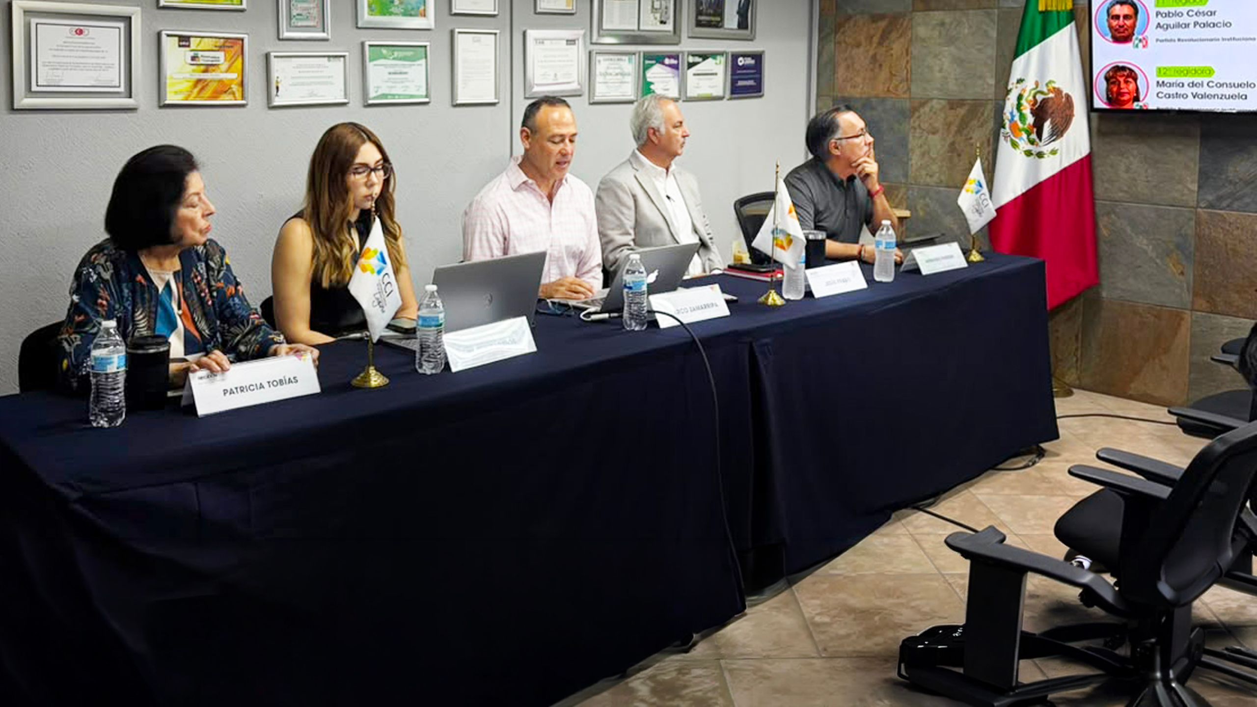 Regidor MX es una iniciativa de contraloría ciudadana que vigila y evalúa el desempeño, asistencia y trabajo de los regidores en los ayuntamientos de la región. Promovemos la transparencia y la rendición de cuentas.