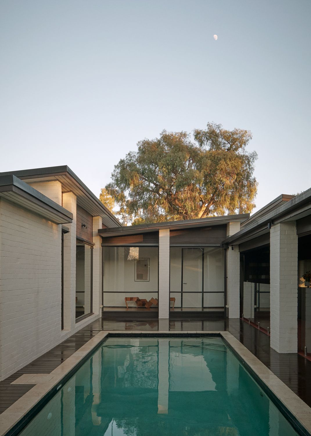 The central courtyard, showing the two distinct pavilions of Wildwood. | Wildwood by Robin Boyd | Vermont, Victoria | Noble family | Architectural Photography by Veeral Patel