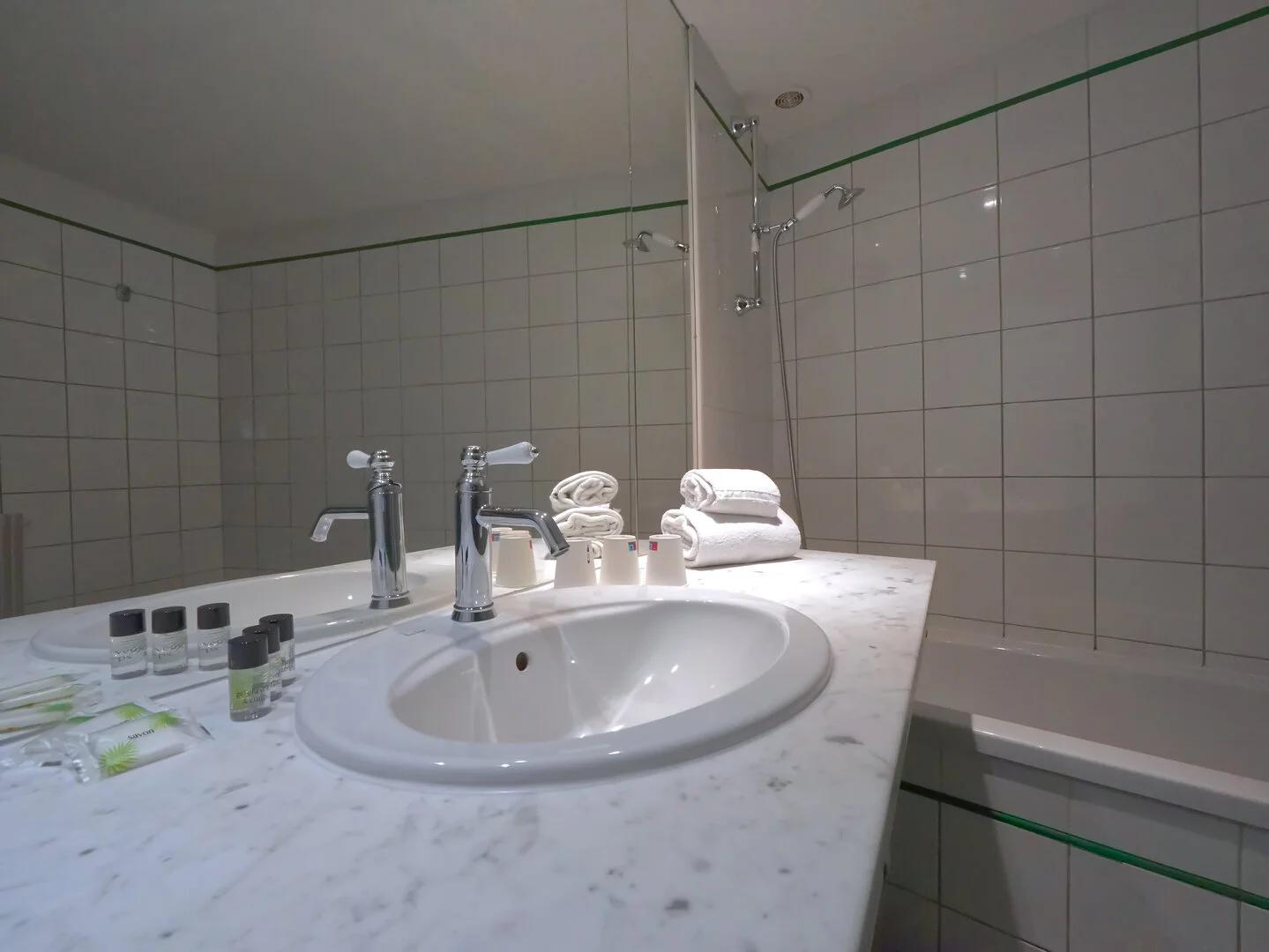 Chambre Confort Hôtel Le Moderne Toulouse