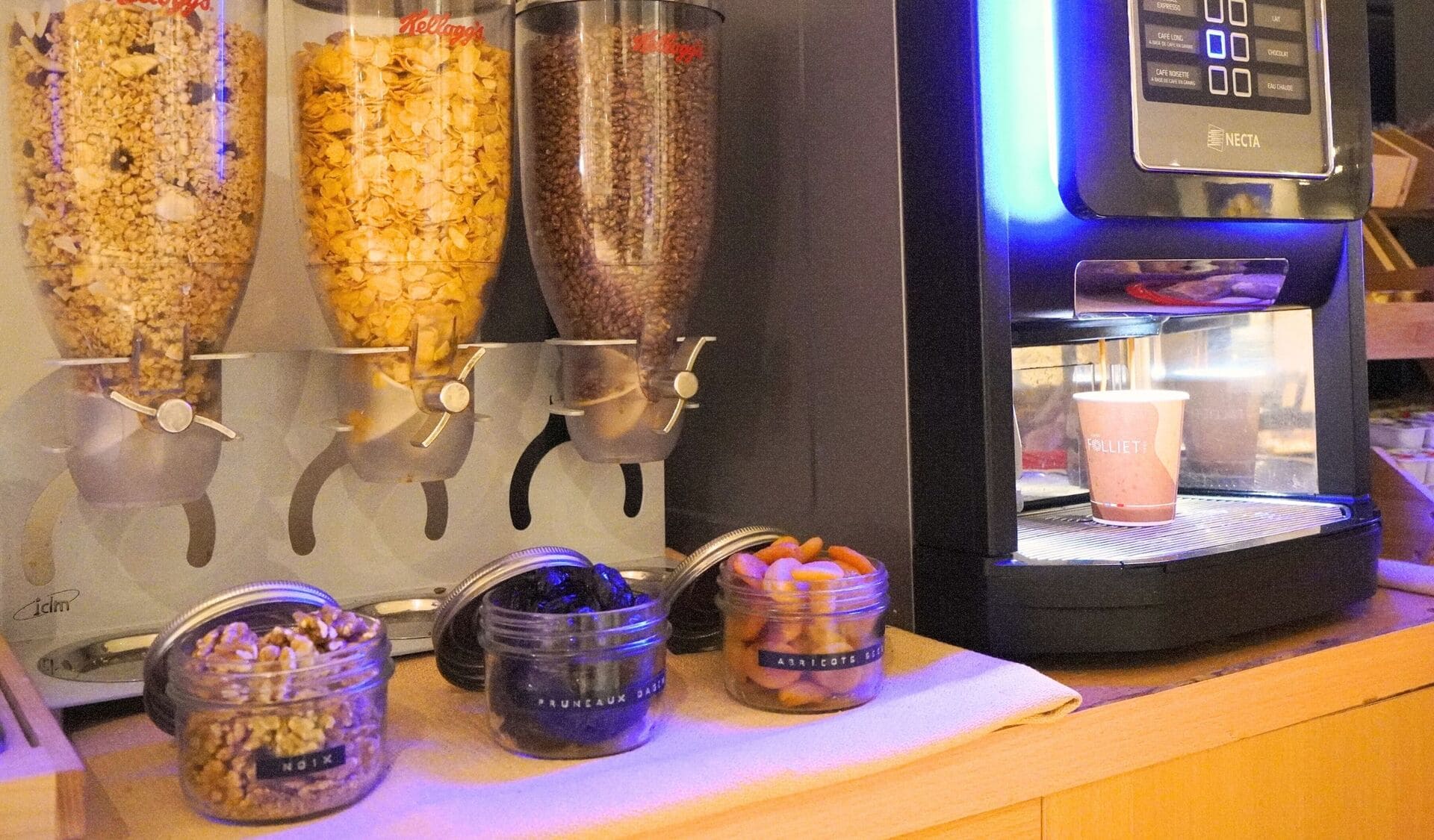 petit déjeuner le moderne