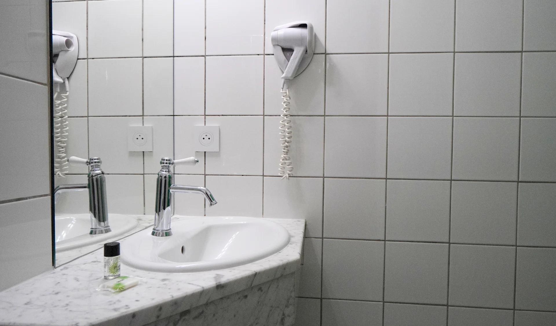 Chambre Single Une Personne Hôtel Le Moderne Toulouse
