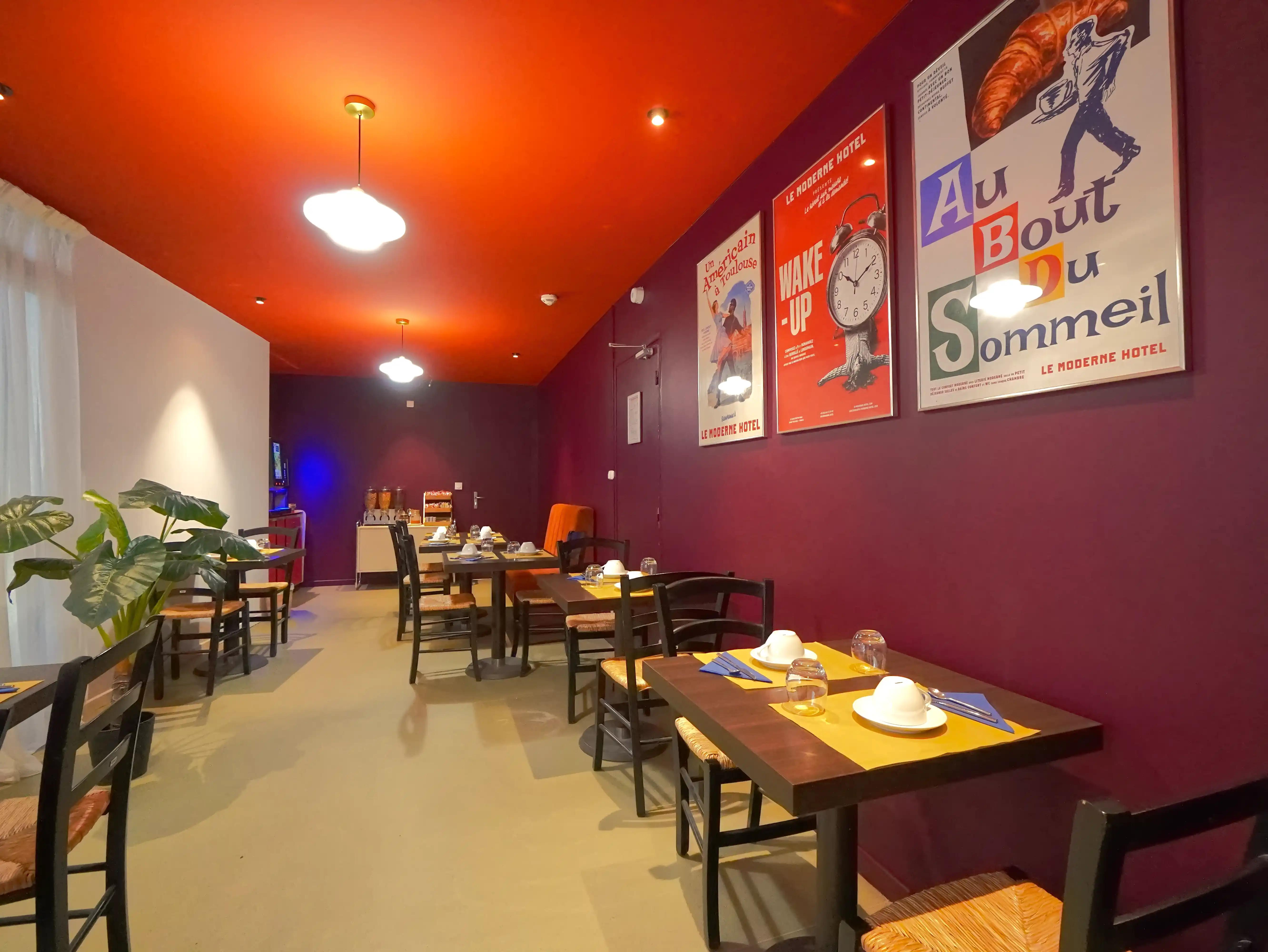 salle de petit-déjeuner hôtel le moderne toulouse