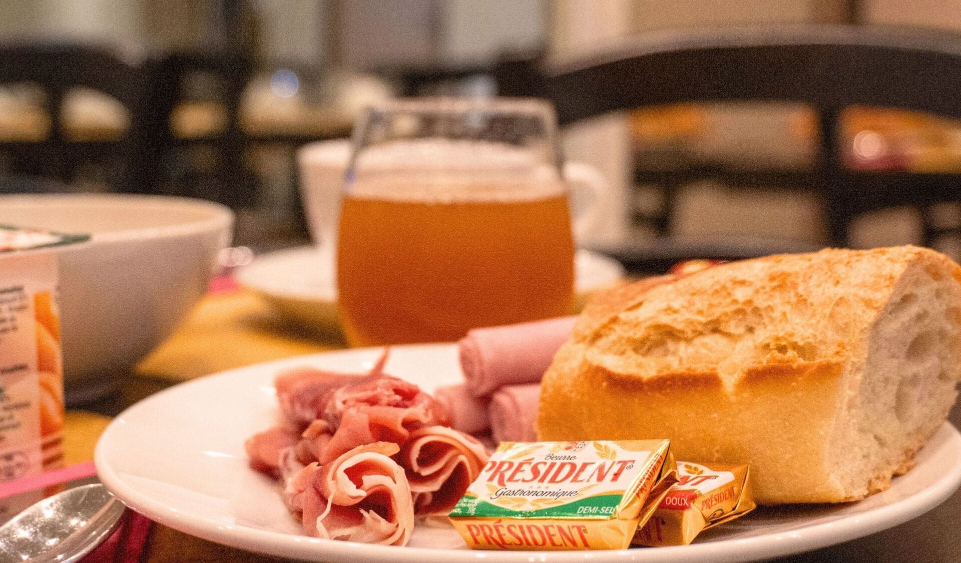 petit déjeuner le moderne