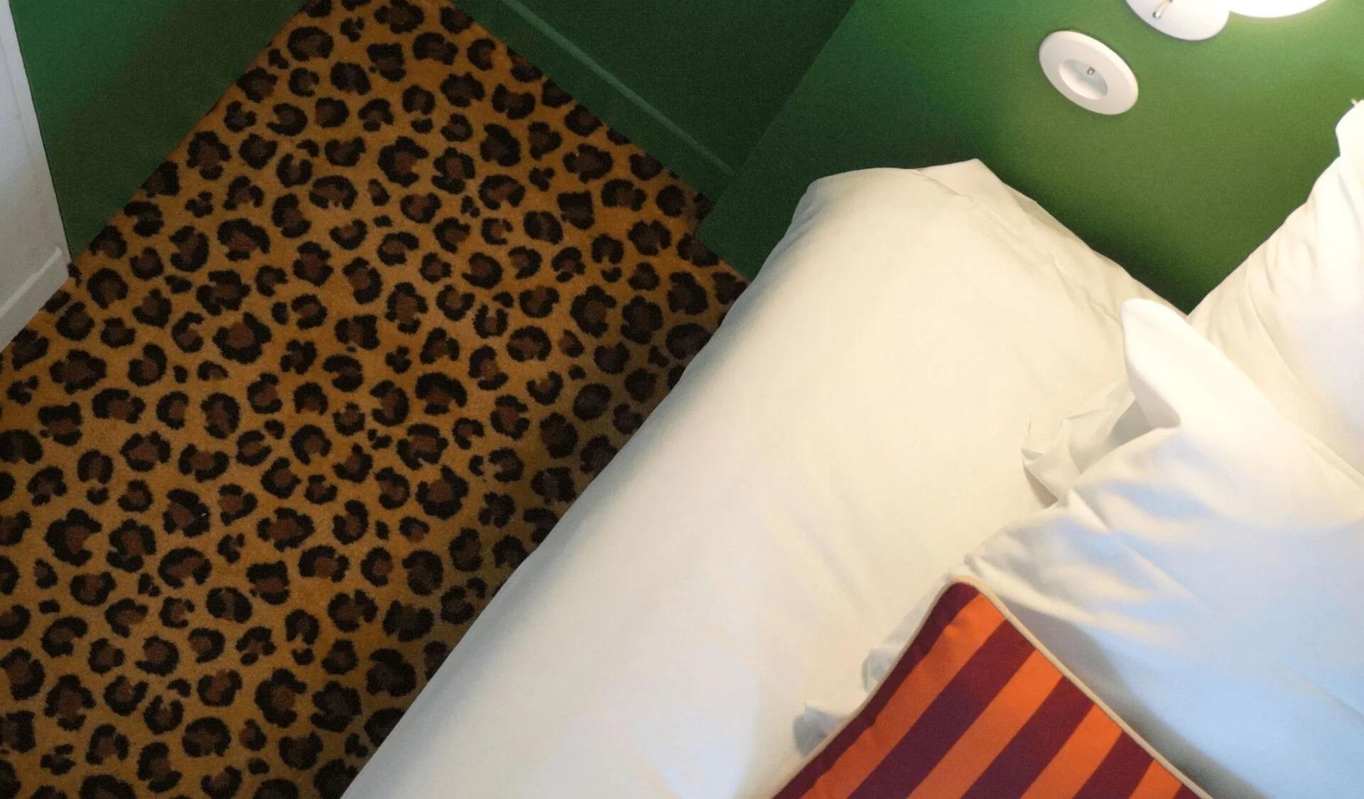 Chambre Double Supérieure Lit Queen Size Hôtel Le Moderne