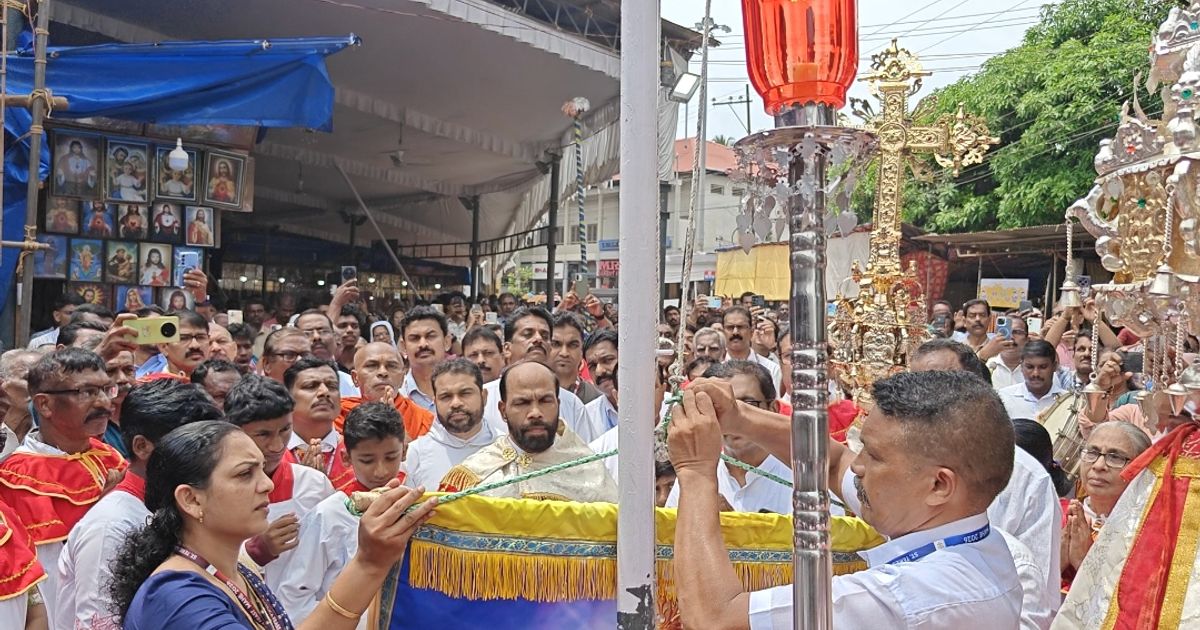 പ്രസിദ്ധമായ മാഹി പള്ളി പെരുന്നാളിന് കൊടിയേറി