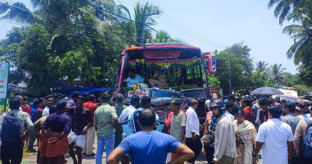 തലശേരി പുന്നോലിൽ സ്വകാര്യ ബസുകൾ കൂട്ടിയിടിച്ച് അപകടം; നാൽപതോളം യാത്രക്കാർക്ക് പരിക്ക്