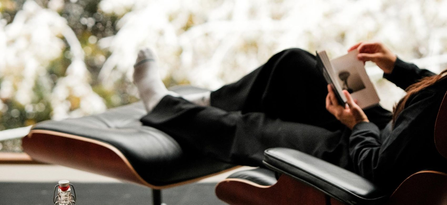 Frau am lesen