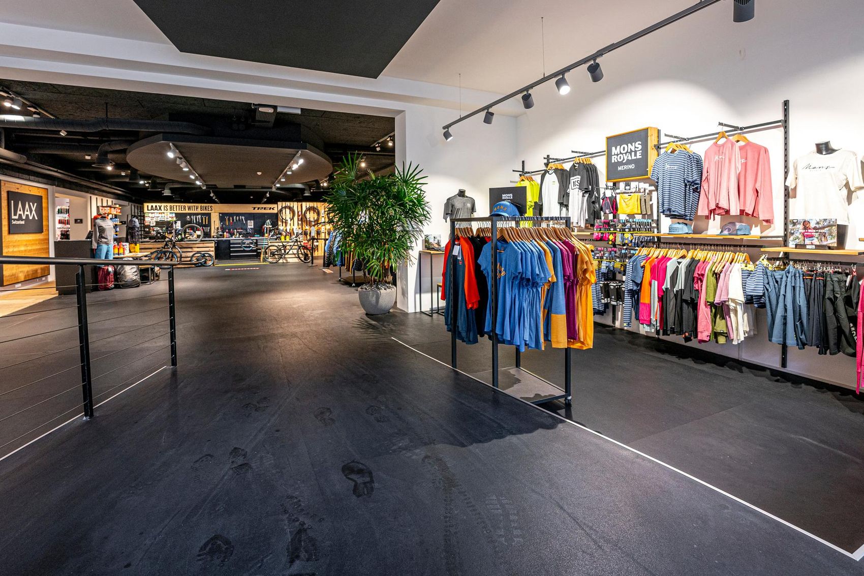 LAAX Rental Shop in Flims from inside