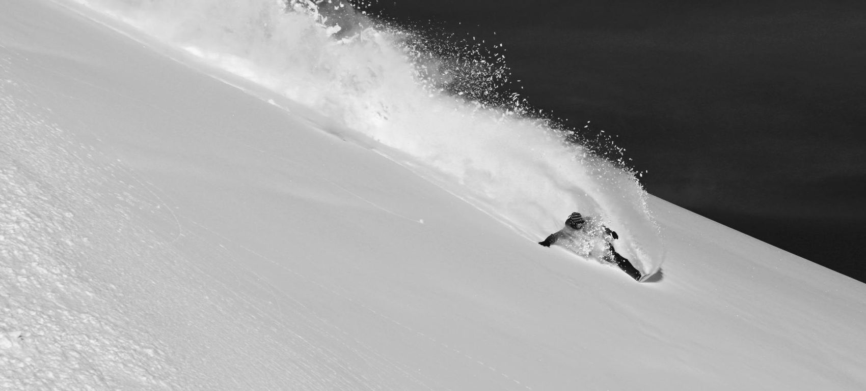 Snowboarder am Freeriden