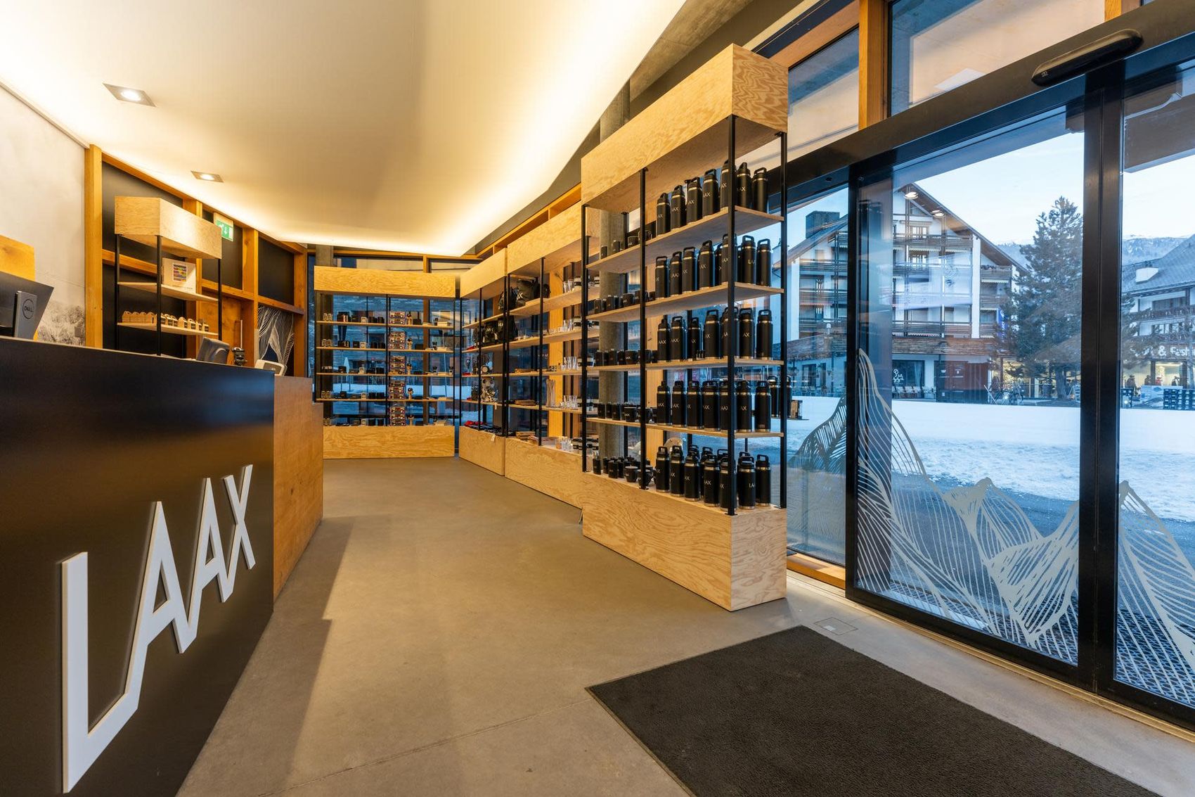 LAAX Store