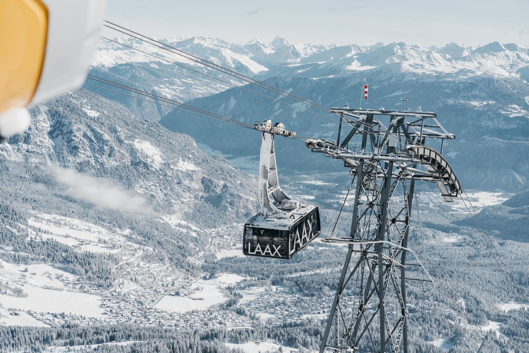 LAAX Gondola