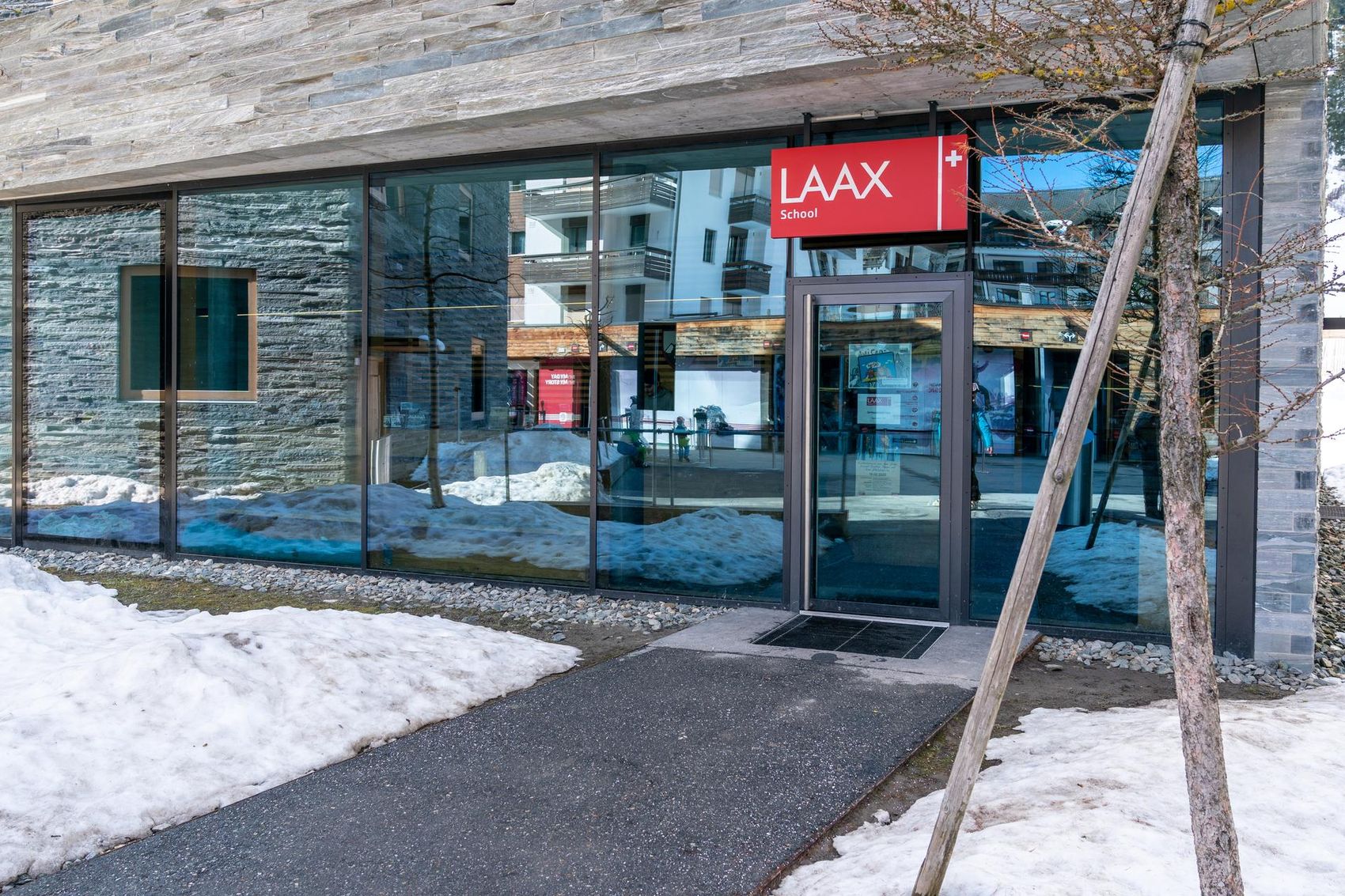 LAAX School Büro in Laax von aussen