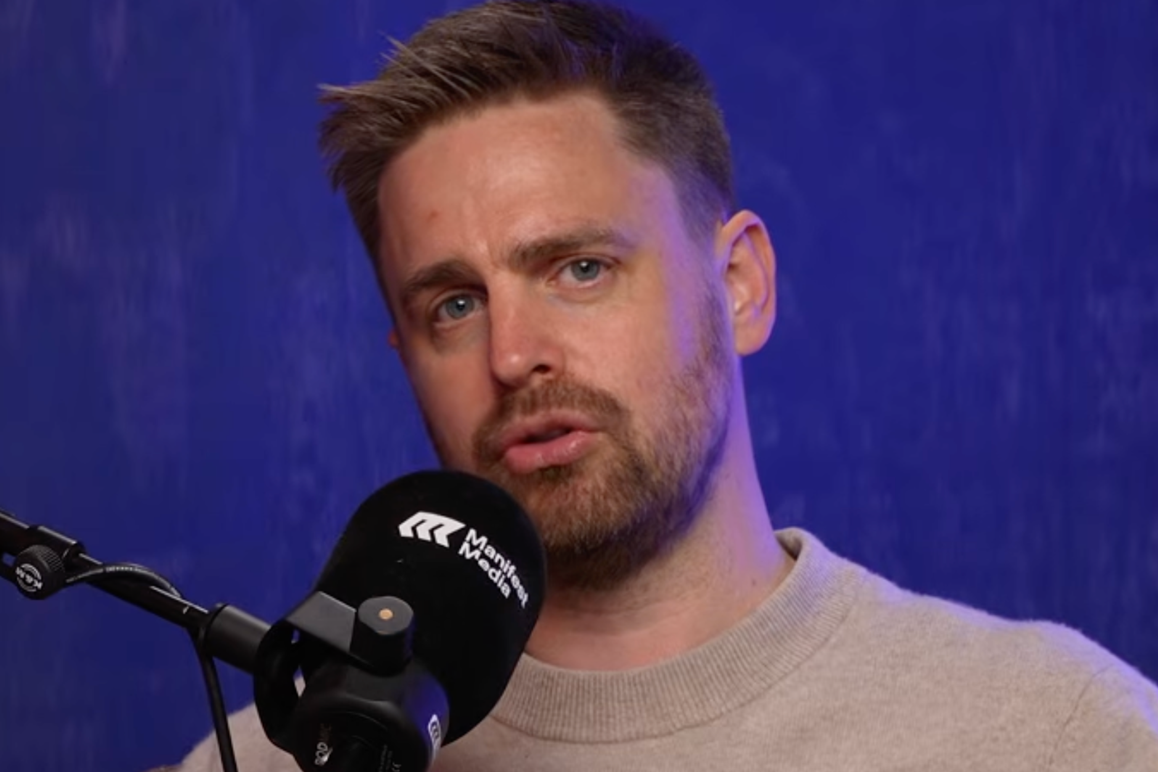 Eivind Trædal i hjemmestudio.