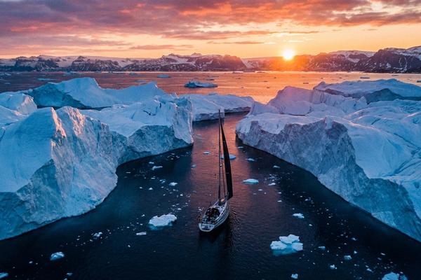 Svalbard Midnight Sun Expedition