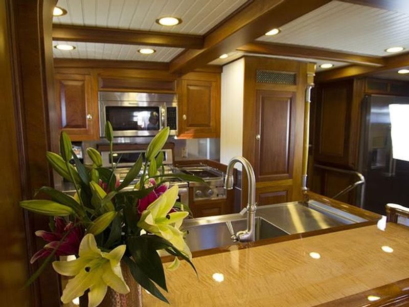 expedition yacht nova scotia