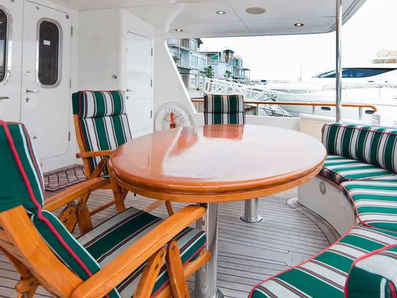 expedition yacht