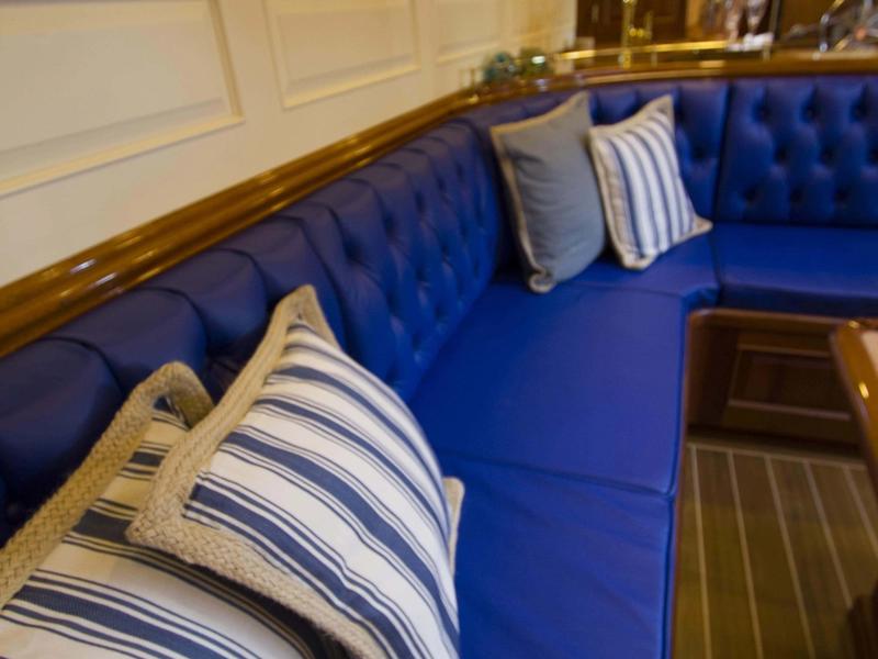 expedition yacht