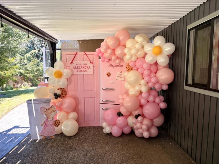 Balloon Decoration & Art Backdrop