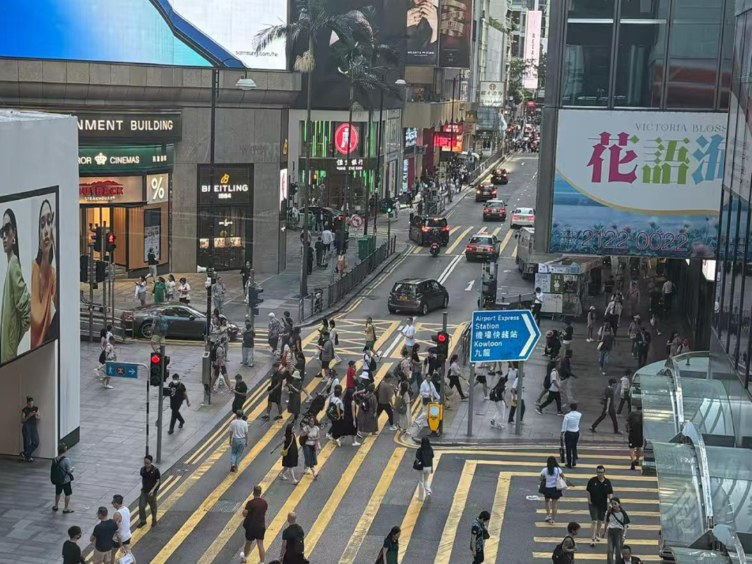 M+M Gallery Exhibition - Cityscapes of Central (Photo: Fung Goh © Kwai Fung Hin Art Gallery) and Tai Hang (© Little Tai Hang Hotel & Serviced Apartments).